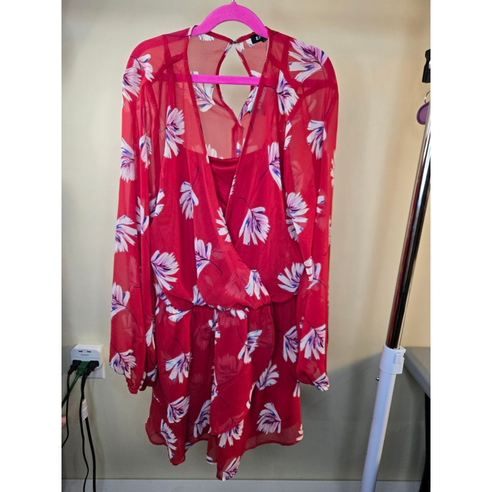 Women's EXPRESS Red Floral Long Sleeve Romper M